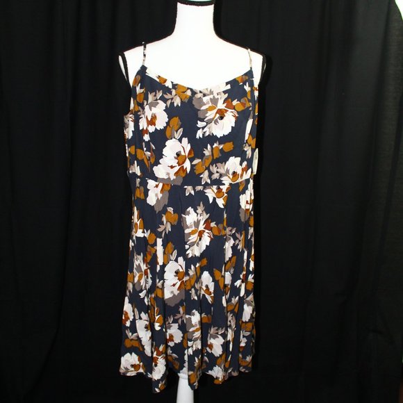 Old Navy Dresses & Skirts - OLD NAVY Navy Blue Floral Sundress *NWT* XL